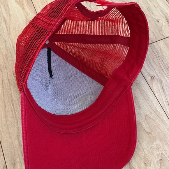 Robin’s jean men’s hat red black logo - Picture 8 of 11